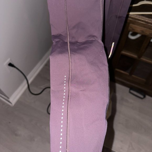 Lululemon Fast & Free Luxtreme 7/8 Leggings, size 6 - Picture 2 of 5